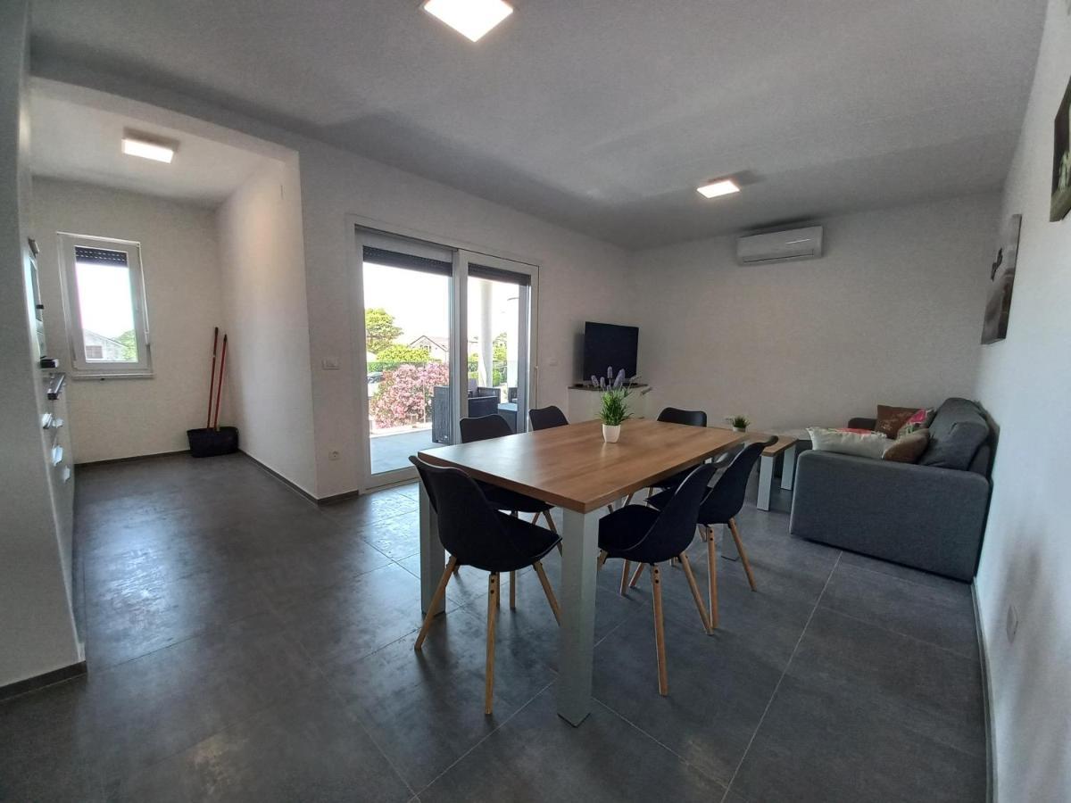 Apartment Martina Vir Dış mekan fotoğraf