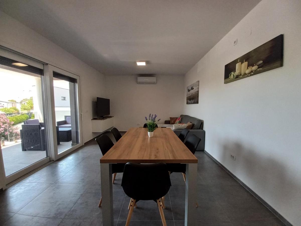 Apartment Martina Vir Dış mekan fotoğraf