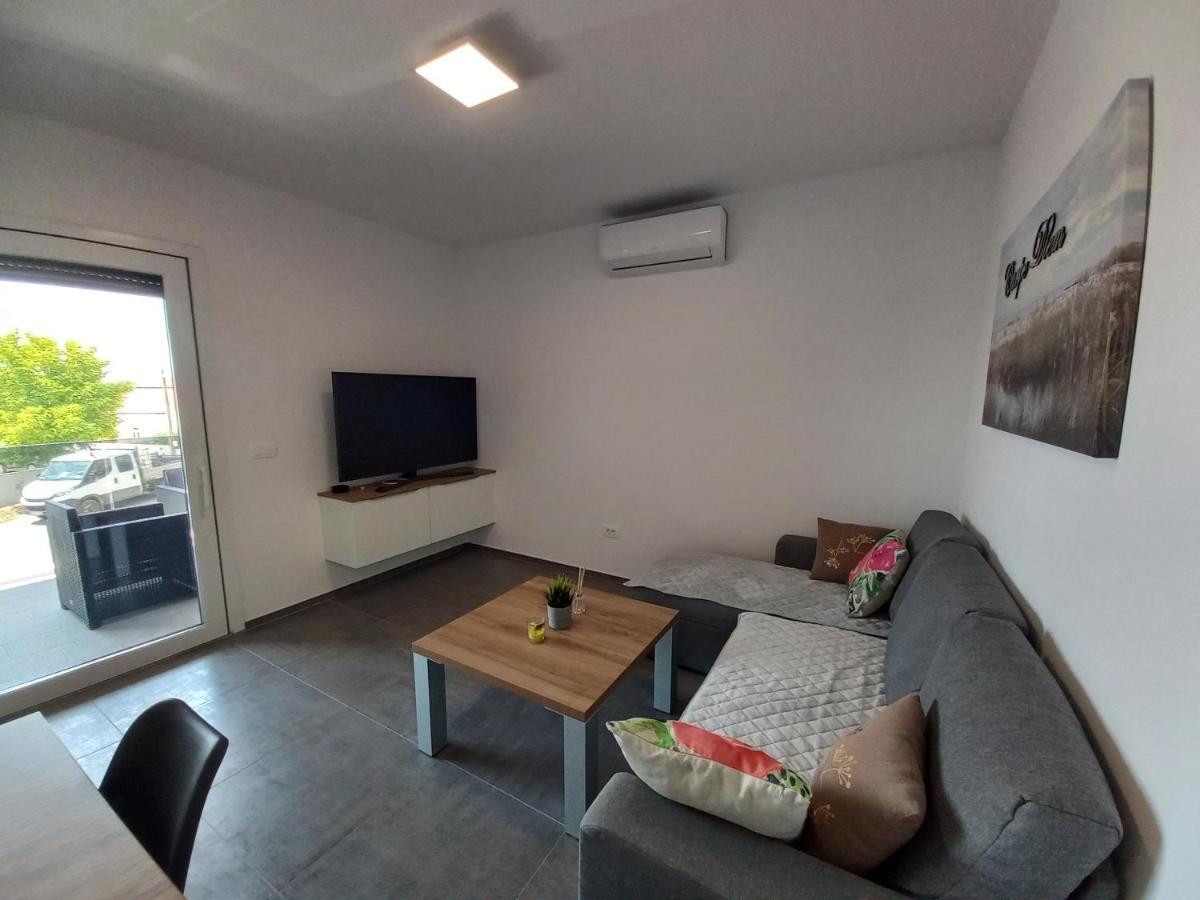Apartment Martina Vir Dış mekan fotoğraf