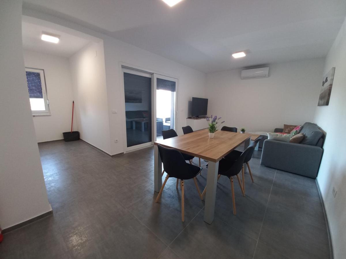 Apartment Martina Vir Dış mekan fotoğraf